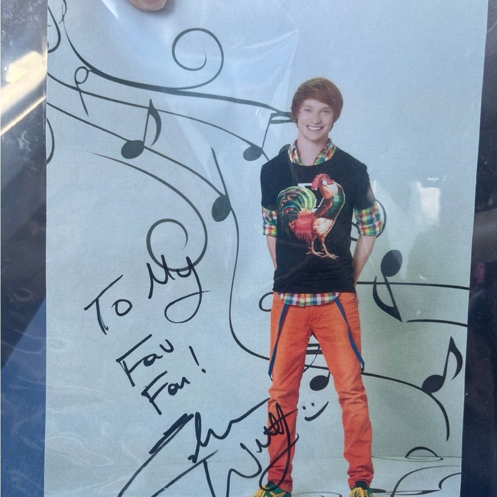 Calum Worthy autograph interest check